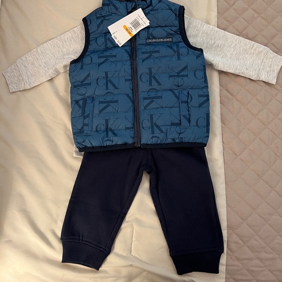 NWT Calvin Klein Quilted Vest, Hooded T-Shirt & Joggers Set, 12 Months - Picture 2 of 5